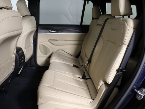 Used 2023 Jeep Grand Cherokee L Limited AWD/4WD image 16