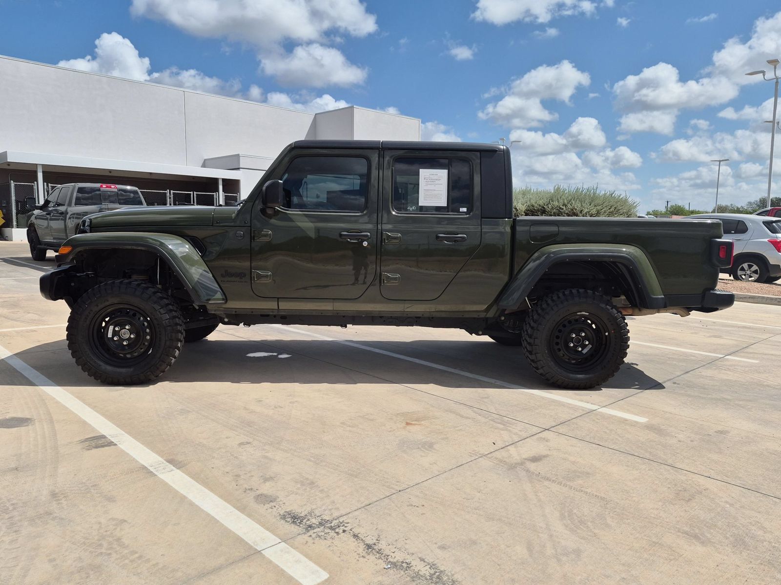 Used 2024 Jeep Gladiator Sport AWD/4WD image 6