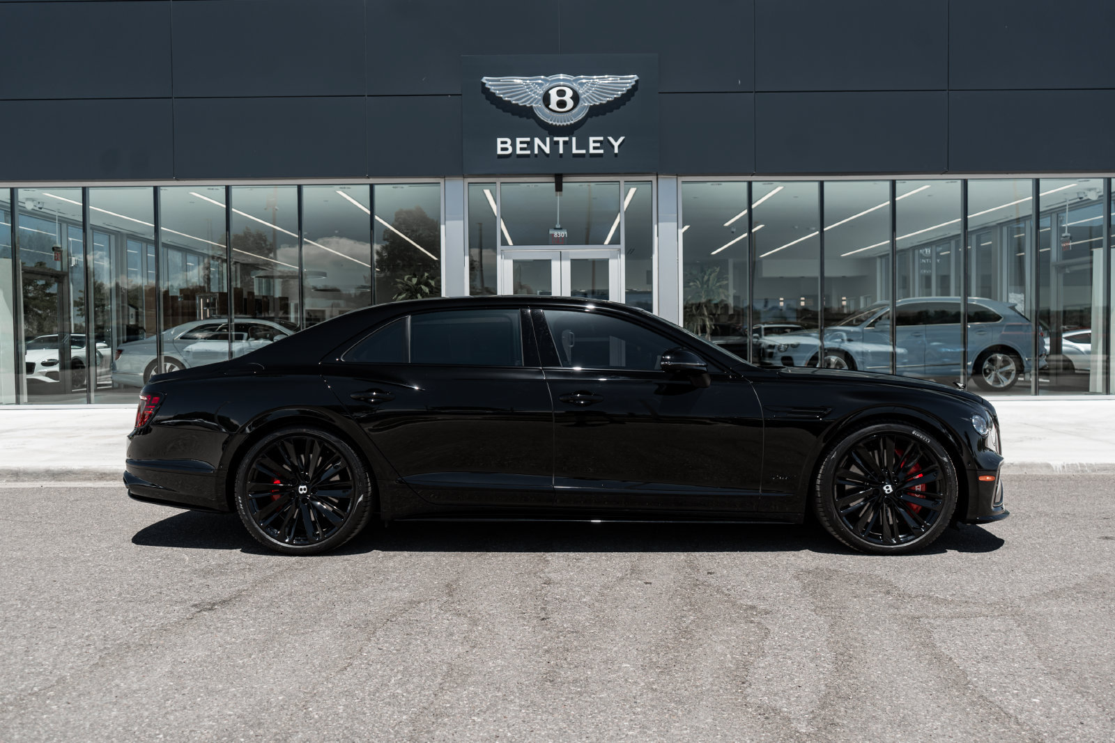 Certified 2025 Bentley Flying Spur Plug-In Hybrid AWD/4WD image 12