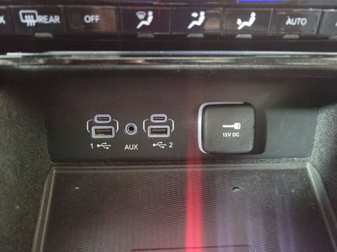 Used 2022 Jeep Grand Cherokee Limited image 25