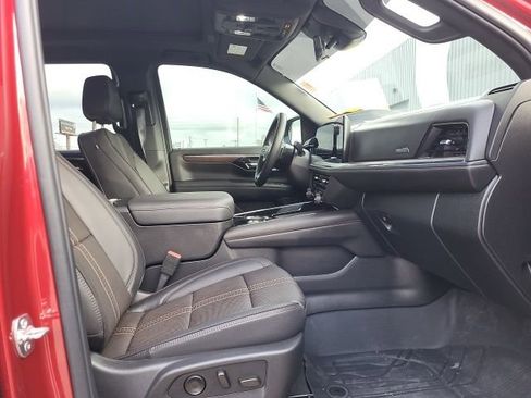 Used 2025 Chevrolet Tahoe High Country image 15