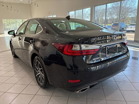 Used 2017 Lexus ES 350 w/ Luxury Package image 6