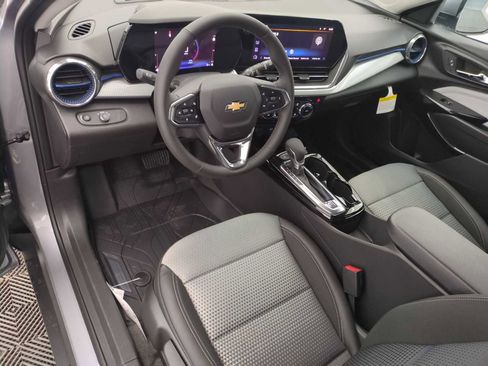 New 2026 Chevrolet Trax LT w/ Driver Confidence Package image 2