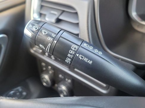 Used 2023 Chevrolet Suburban Premier image 33