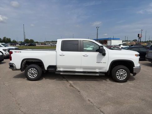 Used 2025 Chevrolet Silverado 2500 LT w/ Convenience Package AWD/4WD image 7