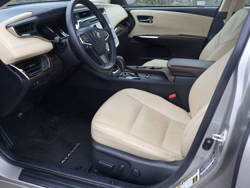 Used 2013 Toyota Avalon XLE Premium image 4