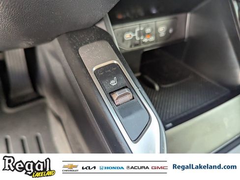 Used 2025 Kia Sorento S w/ Panoramic Sunroof Package image 21