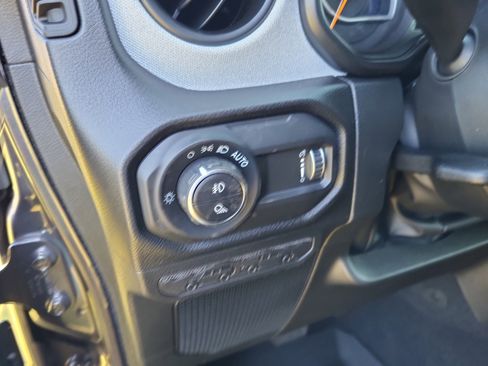 New 2025 Jeep Gladiator Sport AWD/4WD image 23