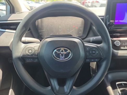 Used 2025 Toyota Corolla LE FWD image 22