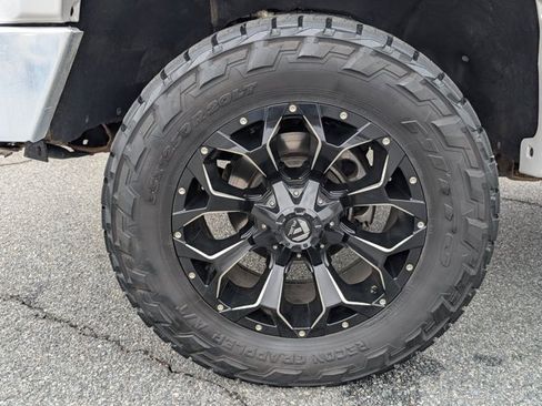 Used 2024 Chevrolet Silverado 2500 LTZ w/ LTZ Convenience Package image 12