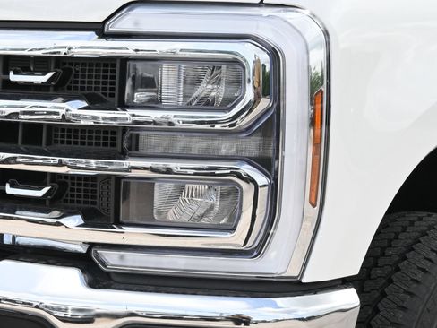 New 2026 Ford F250 Lariat w/ FX4 Off-Road Package AWD/4WD image 25