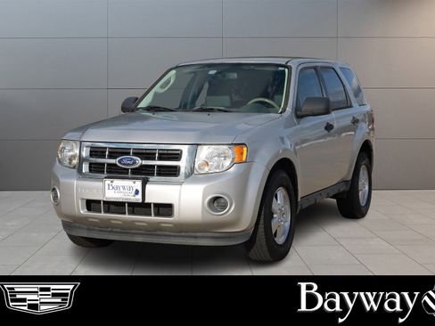 Used 2011 Ford Escape XLS w/ 101A Rapid Spec Order Code image 1
