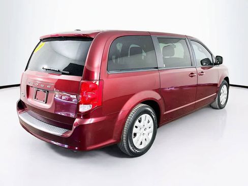 Used 2018 Dodge Grand Caravan SE w/ UConnect Hands-Free Group image 25