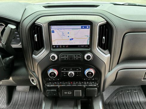 Used 2020 GMC Sierra 1500 Denali w/ Denali Ultimate Package AWD/4WD image 23
