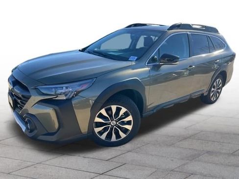 Used 2025 Subaru Outback Limited image 3