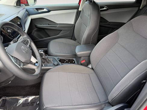 Used 2022 Volkswagen Taos SE w/ Panoramic Sunroof Package AWD/4WD image 14