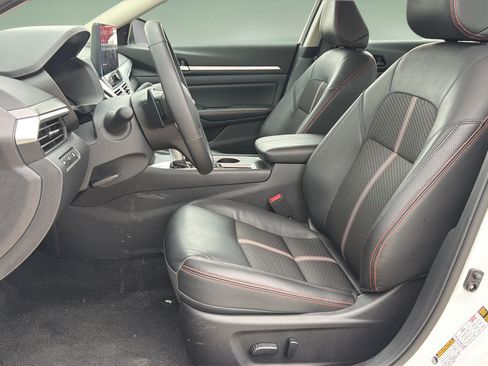 Certified 2026 Nissan Altima 2.5 SR FWD image 17