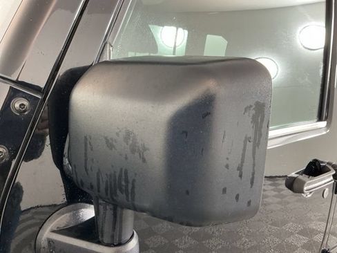 Used 2014 Jeep Wrangler Unlimited Sahara AWD/4WD image 9