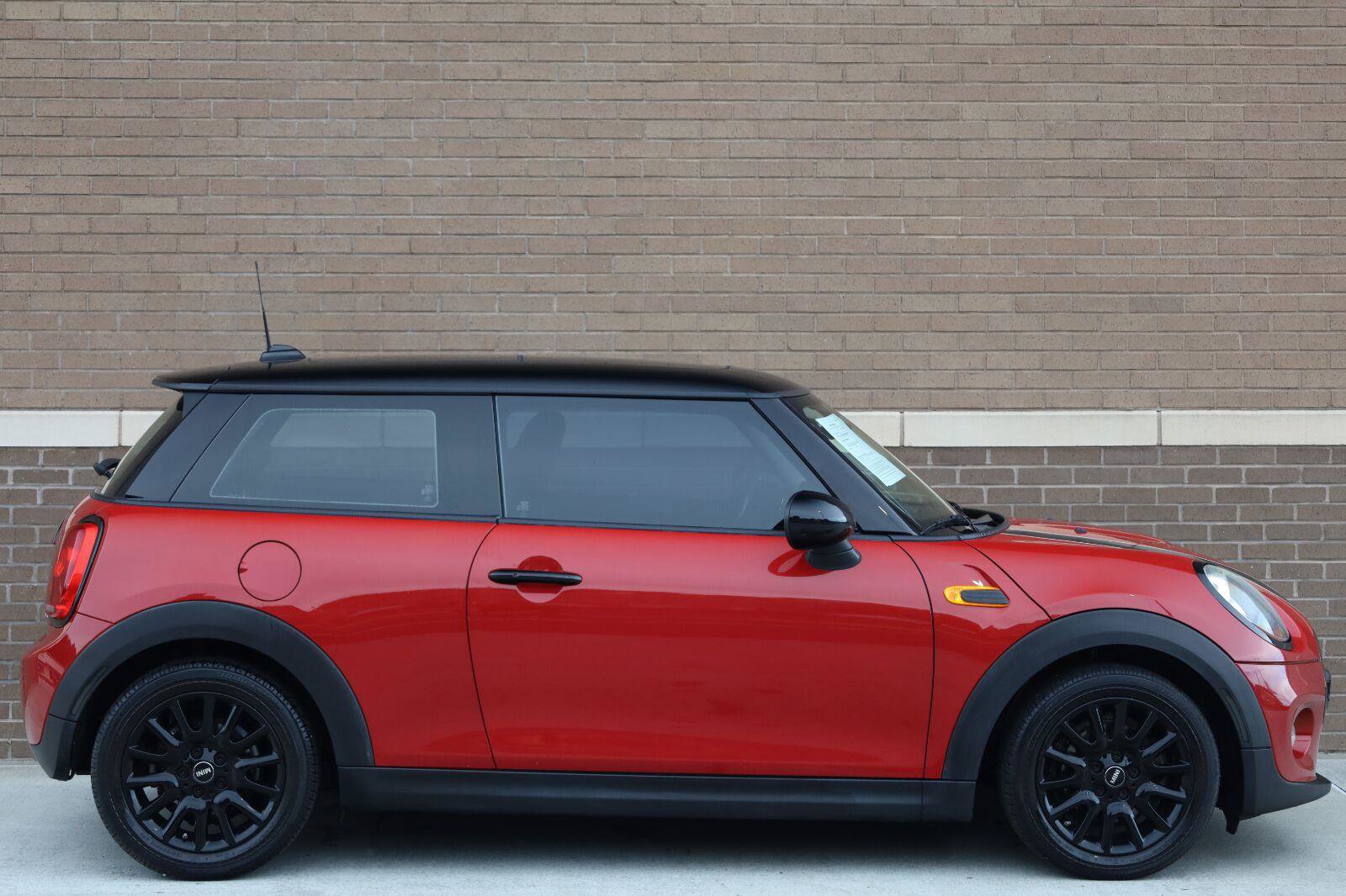 Used 2016 MINI Cooper 2-Door Hardtop FWD image 3