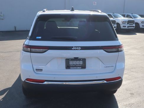 New 2025 Jeep Grand Cherokee Limited image 24