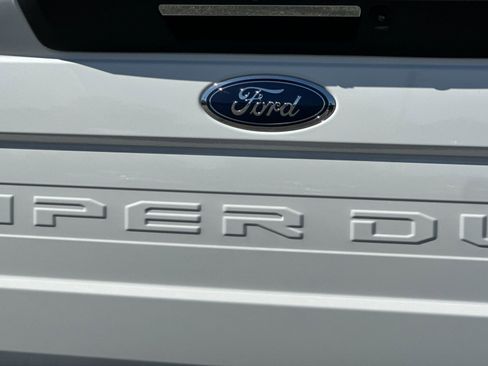 Certified 2020 Ford F350 Lariat w/ Lariat Ultimate Package image 26