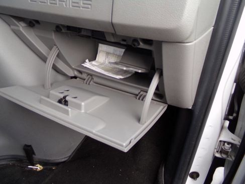 Used 2017 Ford E-450 and Econoline 450 Super Duty w/ Power Windows & Locks Group image 59