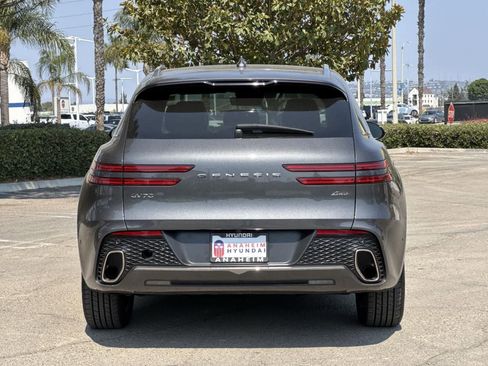 Used 2022 Genesis GV70 2.5T w/ Advanced Package image 4