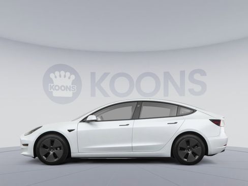 Used 2021 Tesla Model 3 Standard Range Plus image 2