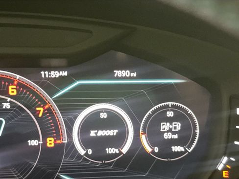 Used 2025 Lamborghini Urus S AWD/4WD image 12