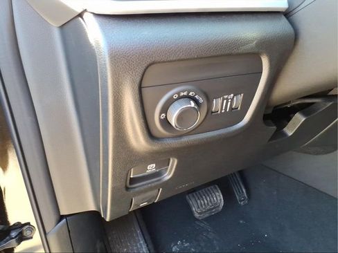 New 2025 Jeep Grand Cherokee Altitude AWD/4WD image 15