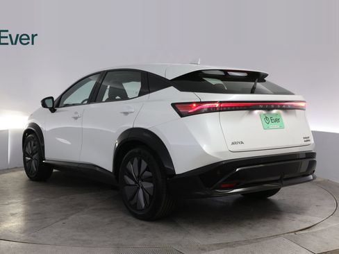 Used 2024 Nissan Ariya AWD image 17