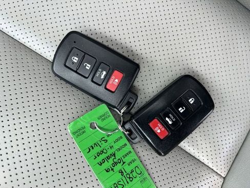 Used 2018 Toyota Avalon Limited w/ All Weather Liner Package FWD image 33