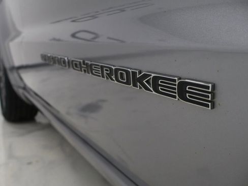 Used 2018 Jeep Grand Cherokee Overland image 9