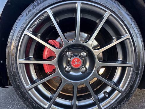 Used 2015 FIAT 500 Abarth w/ Beats Audio Package FWD image 9