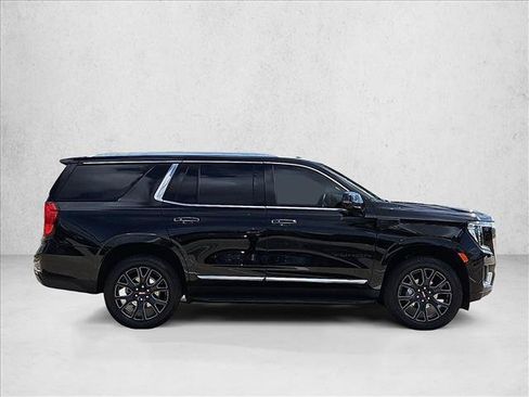 Used 2024 GMC Yukon SLT w/ SLT Luxury Package AWD/4WD image 4