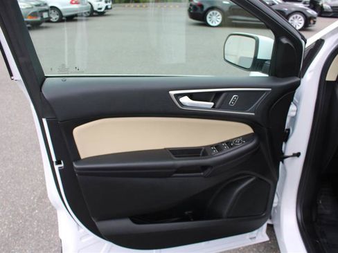 Used 2024 Ford Edge SEL w/ Class II Trailer Tow Package image 11