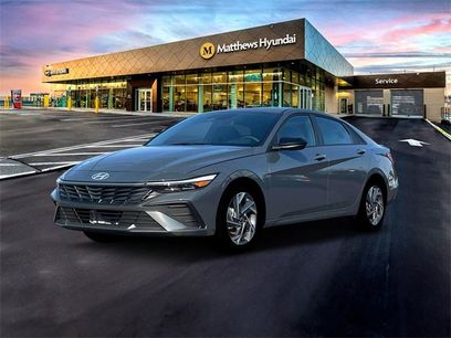 New 2025 Hyundai Elantra SEL