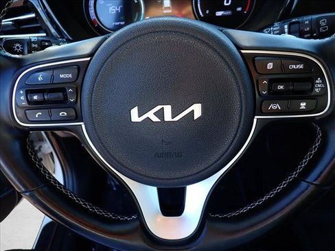 Used 2022 Kia Niro EX FWD image 15