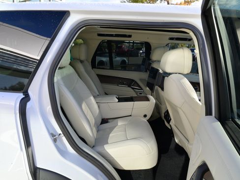 Used 2023 Land Rover Range Rover Autobiography image 48