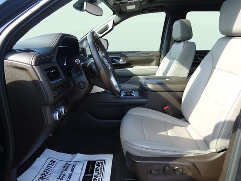 Used 2023 GMC Yukon SLT w/ SLT Luxury Package AWD/4WD image 26