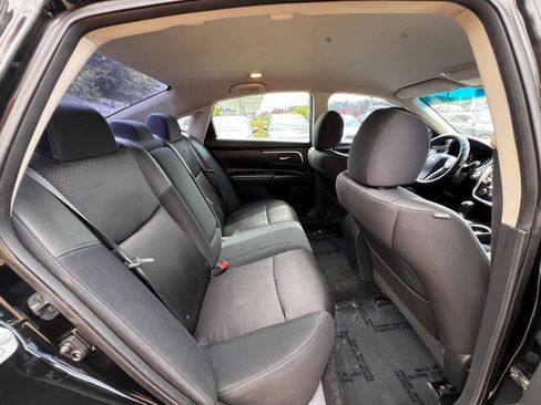 Used 2016 Nissan Altima 2.5 SR FWD image 11