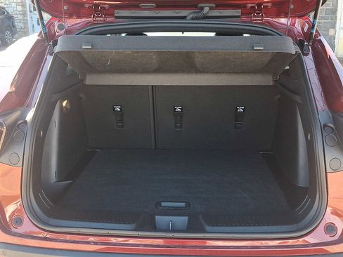 Used 2024 Chevrolet Trax RS w/ Driver Confidence Package image 28