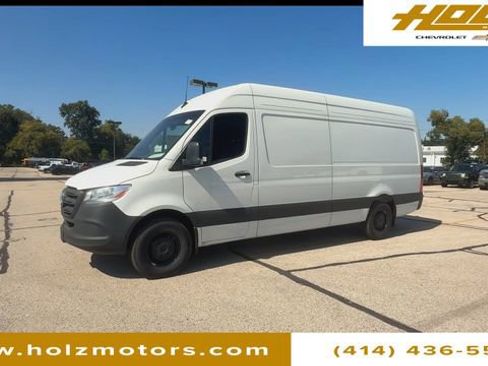 Used 2025 Mercedes-Benz Sprinter 2500 image 4