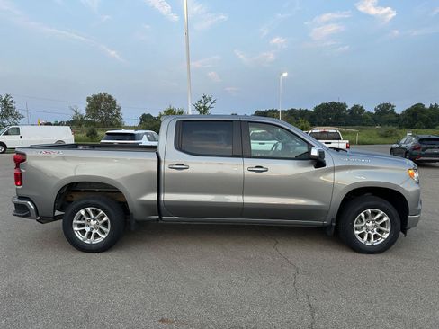 Used 2024 Chevrolet Silverado 1500 LT AWD/4WD image 7