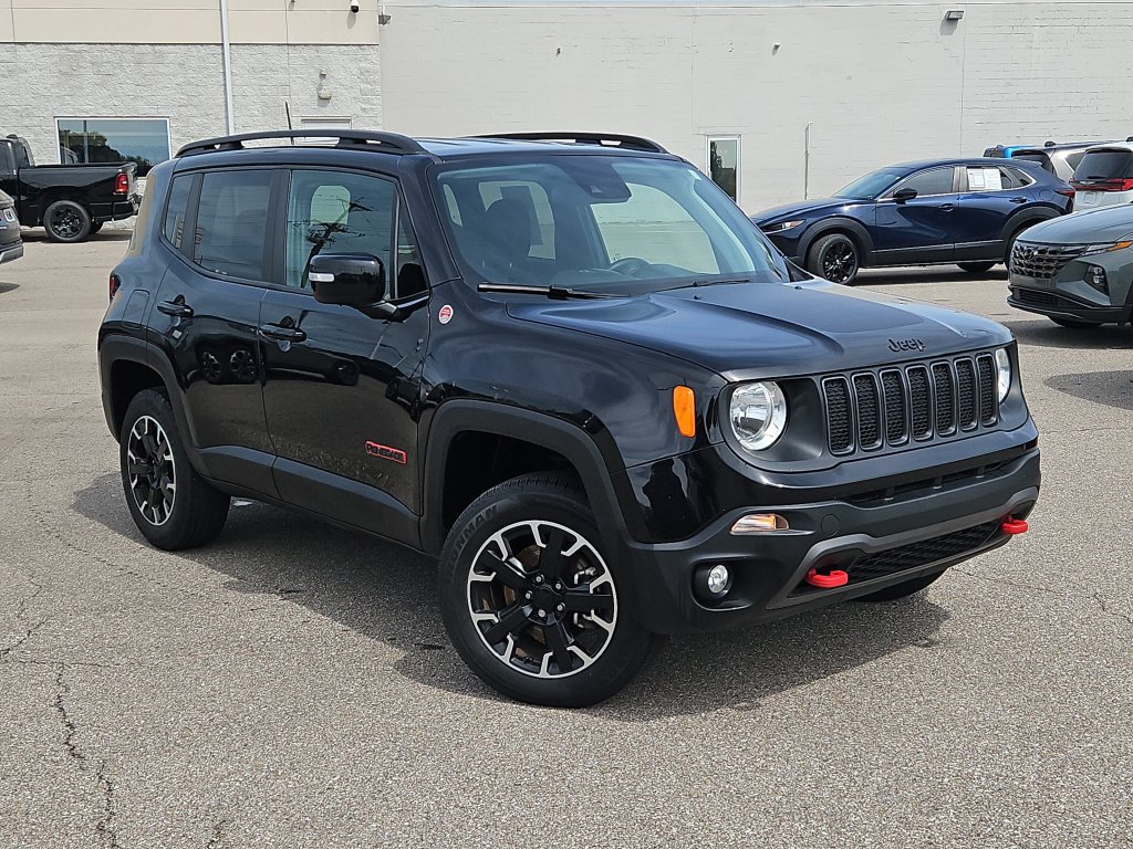 Used 2023 Jeep Renegade Trailhawk AWD/4WD image 31
