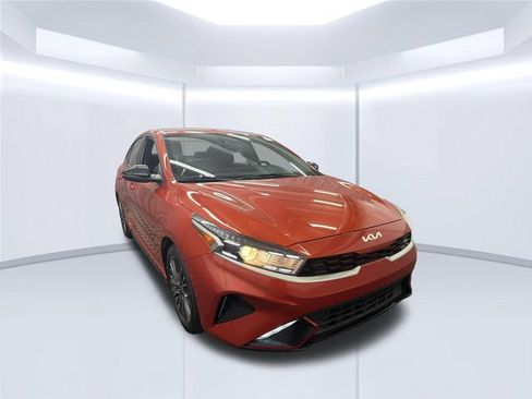 Certified 2023 Kia Forte GT-Line FWD image 4