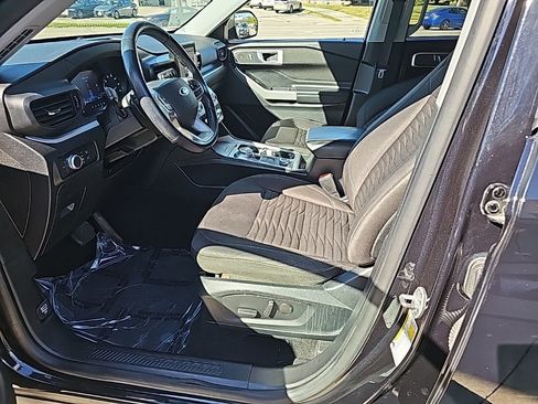 Used 2020 Ford Explorer XLT w/ Comfort Package image 14
