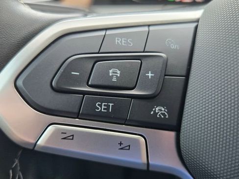 Used 2024 Volkswagen Atlas SE FWD image 14