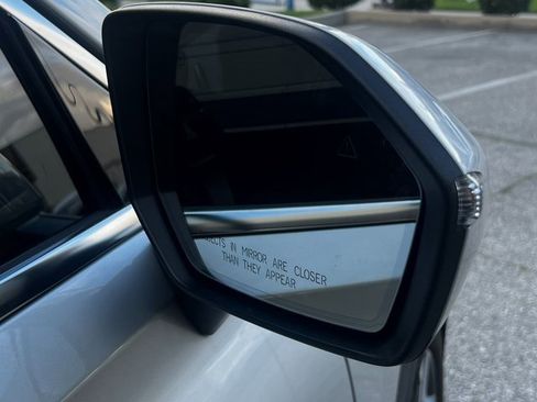 Used 2024 Hyundai Palisade Limited image 11