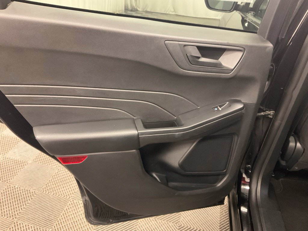 Used 2025 Ford Escape Active AWD/4WD image 33